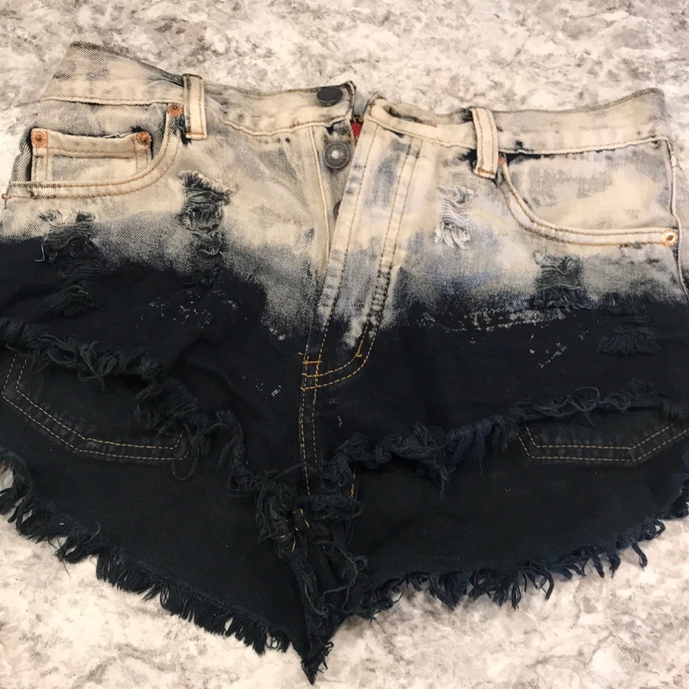 Akira shorts